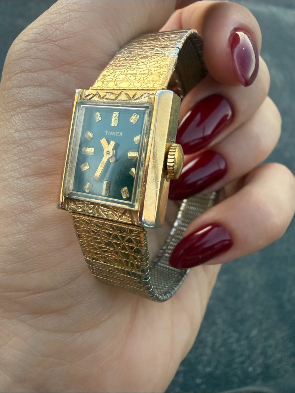 Vintage Timex Gold-Tone Women's Bracelet Watch with green Dial